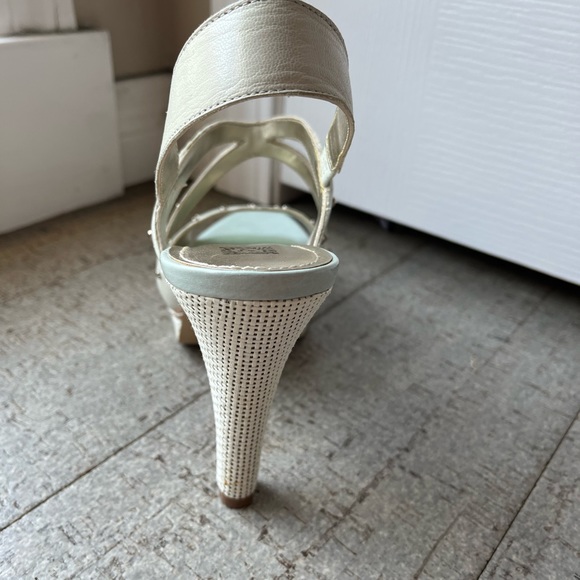 Anne Klein Designer Platform Heel Sz 7.5 - Picture 8 of 8